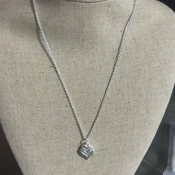 Elegant Silver Heart Pendant Necklace - Picture 2 of 3